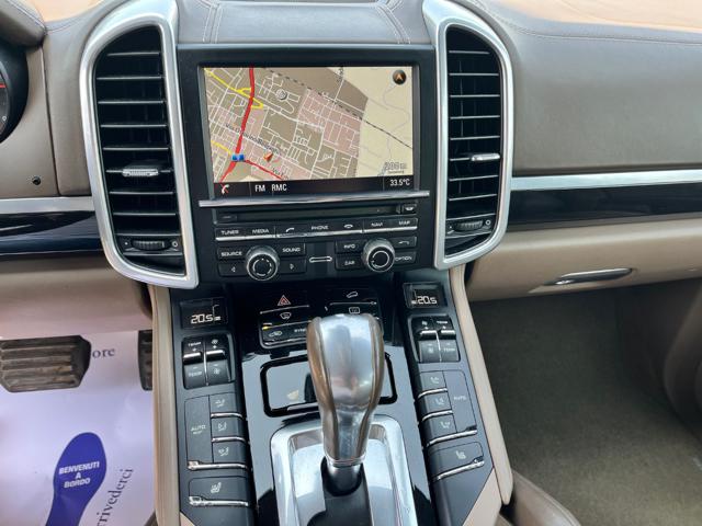 PORSCHE Cayenne usata, con Autoradio