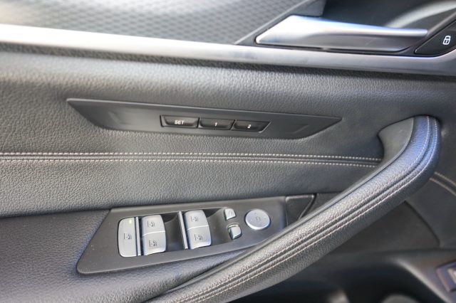 BMW 530 usata, con Bluetooth