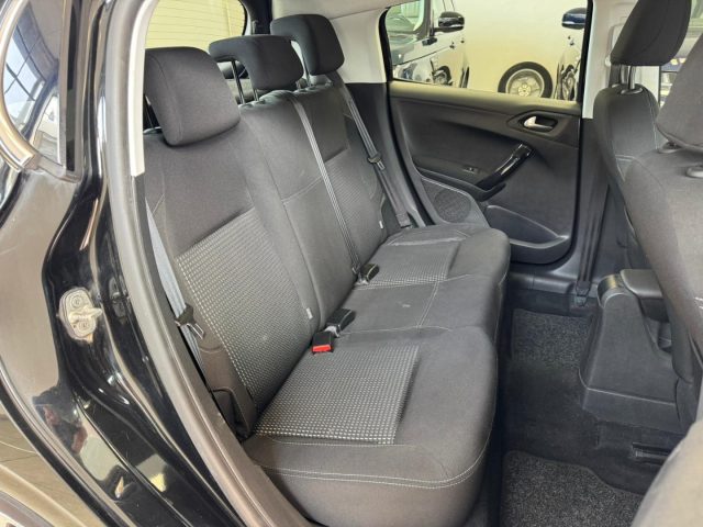 PEUGEOT 208 usata, con Fendinebbia