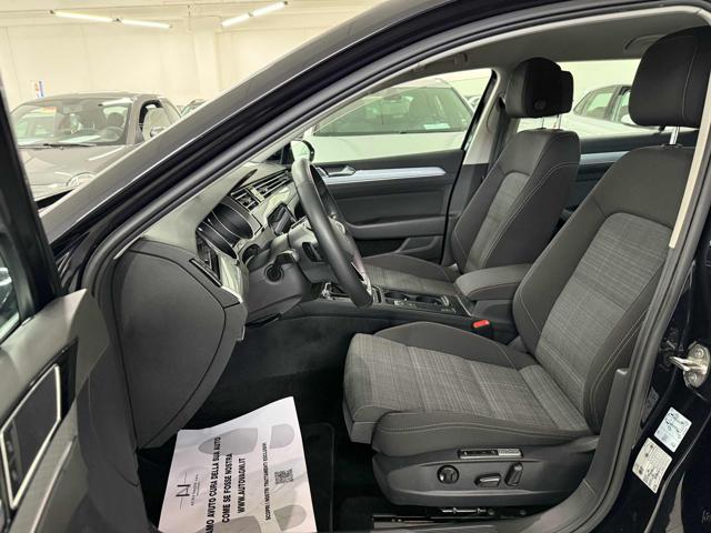 VOLKSWAGEN Passat Variant usata, con Sensori di parcheggio posteriori