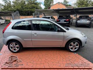 FORD Fiesta usata, con Autoradio