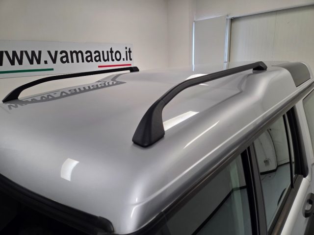 LAND ROVER Discovery usata 26