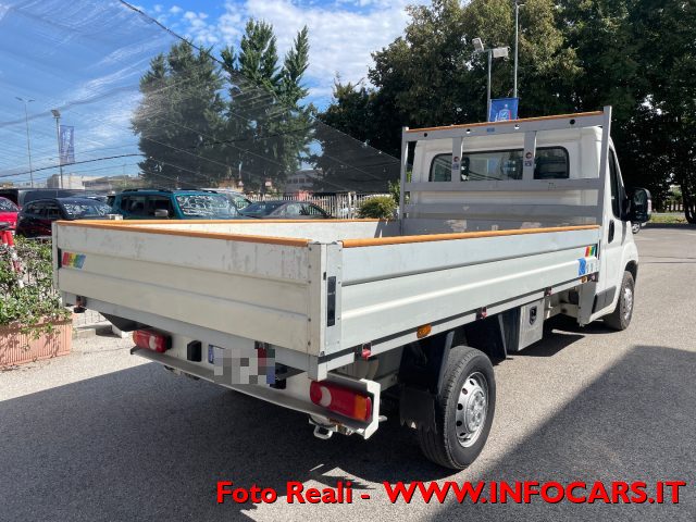 PEUGEOT Boxer usata, con Airbag