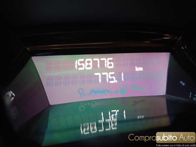 RENAULT Clio usata, con Specchietti laterali elettrici