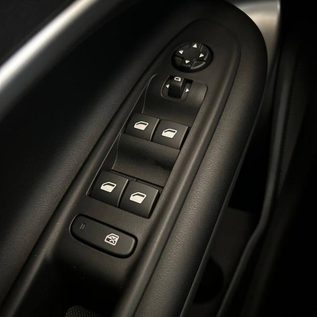 JEEP Avenger usata, con Bracciolo