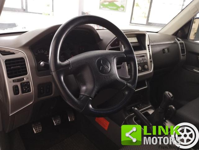 MITSUBISHI Pajero usata, con Autoradio