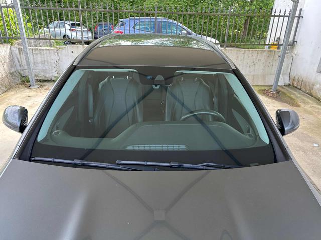 MERCEDES-BENZ E 200 usata, con Luce d