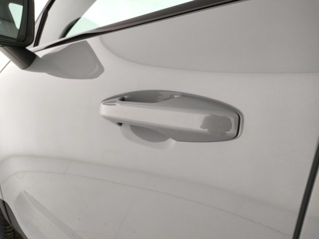 VOLVO XC40 usata, con Autoradio digitale
