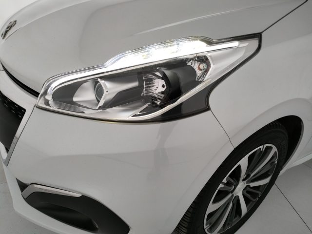 PEUGEOT 208 usata, con Sedile posteriore sdoppiato