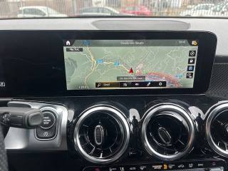 MERCEDES-BENZ GLB 200 usata, con Climatizzatore