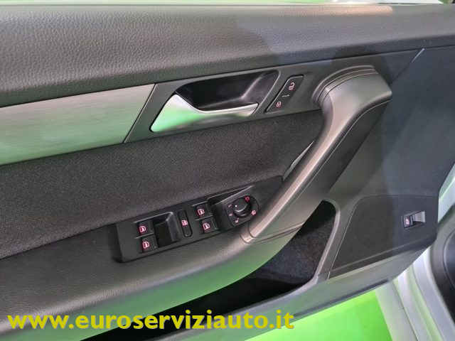 VOLKSWAGEN Passat usata 40