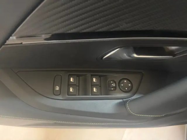 PEUGEOT 2008 usata, con Servosterzo