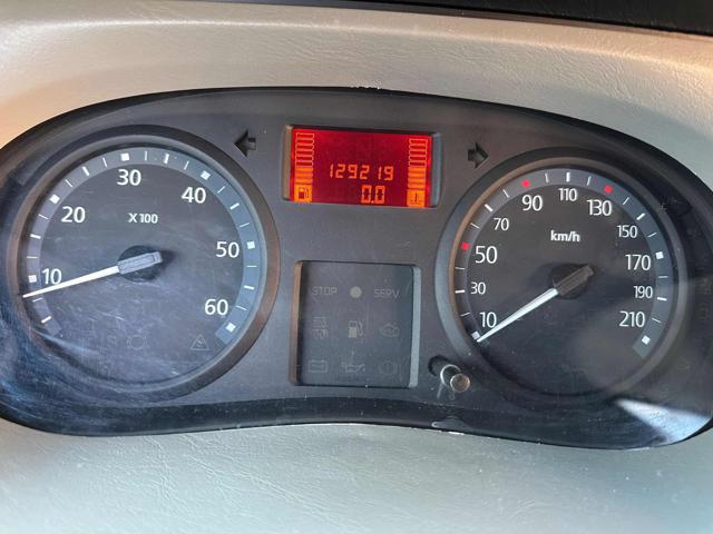 RENAULT Trafic usata 16