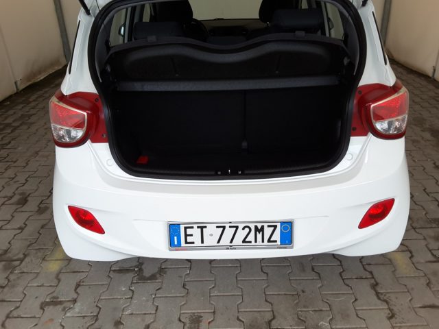 HYUNDAI i10 usata, con Sedile posteriore sdoppiato
