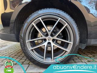 PORSCHE Macan usata, con USB