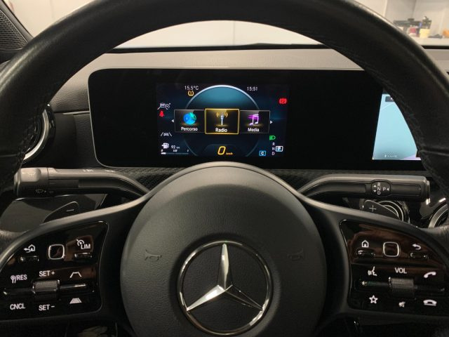 MERCEDES-BENZ CLA 180 usata, con Tettuccio apribile