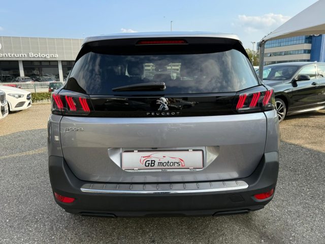 PEUGEOT 5008 usata, con Boardcomputer