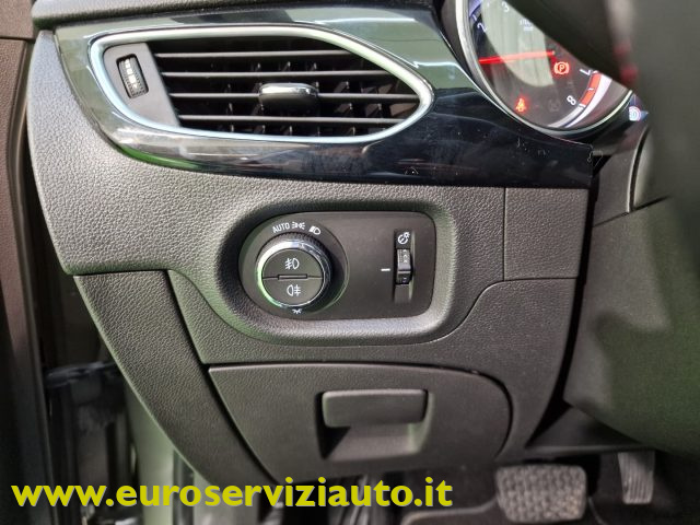 OPEL Astra usata, con Touch screen