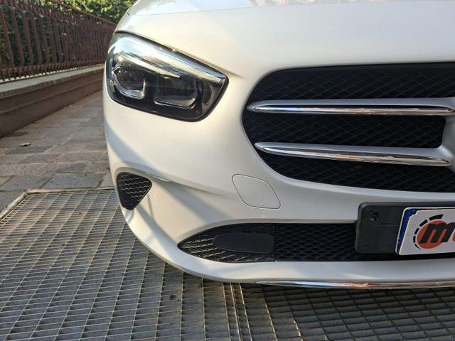 MERCEDES-BENZ B 180 usata, con Leve al volante