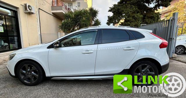 VOLVO V40 Cross Country usata, con Chiusura centralizzata
