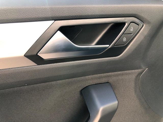 VOLKSWAGEN T-Roc usata, con Touch screen