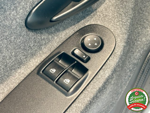 LANCIA Ypsilon usata, con MP3