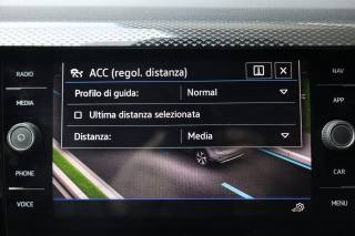 VOLKSWAGEN Taigo usata 62