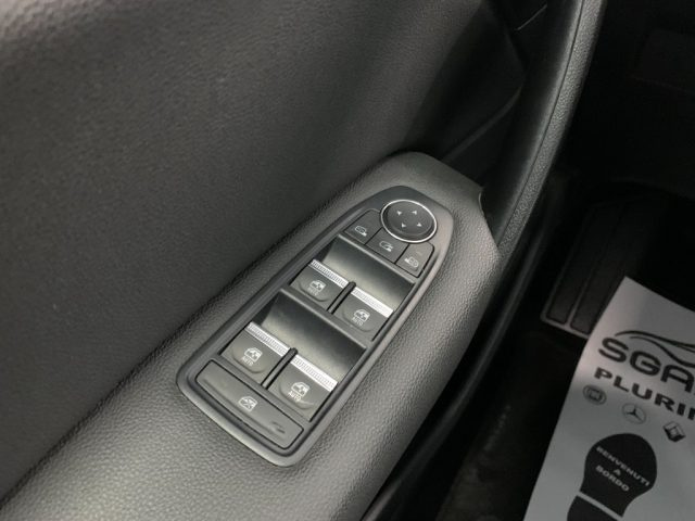 RENAULT Captur usata, con Touch screen