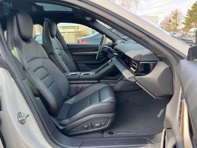 PORSCHE Taycan usata, con Controllo trazione