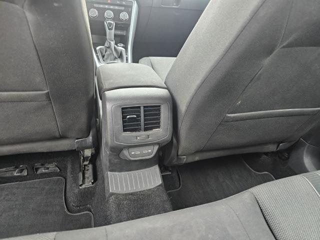 VOLKSWAGEN T-Roc usata, con Sedile posteriore sdoppiato