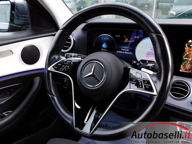 MERCEDES-BENZ E 220 usata, con Sensori di parcheggio anteriori