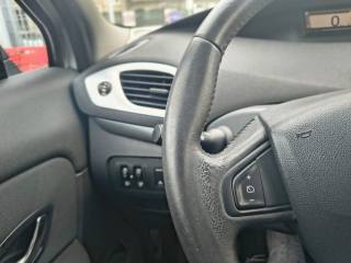 RENAULT Scenic usata, con Chiusura centralizzata