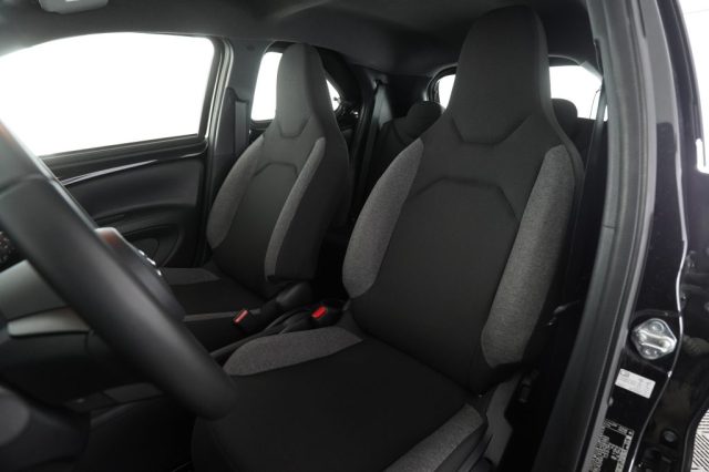 TOYOTA Aygo X usata 10