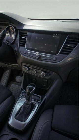 OPEL Crossland usata, con Sedile posteriore sdoppiato
