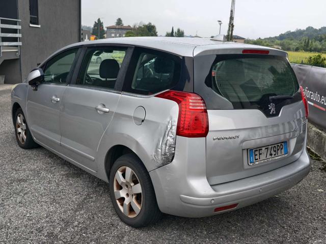 PEUGEOT 5008 usata, con Autoradio