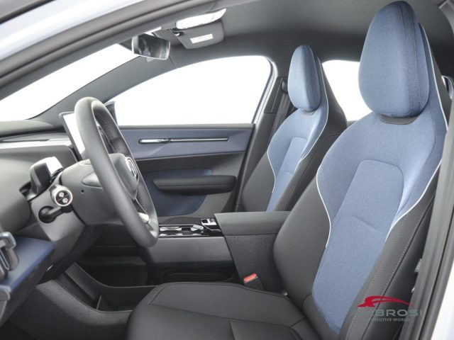 VOLVO EX30 usata 8
