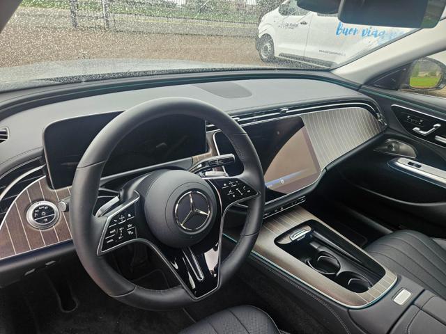 MERCEDES-BENZ E 220 usata, con Cerchi in lega