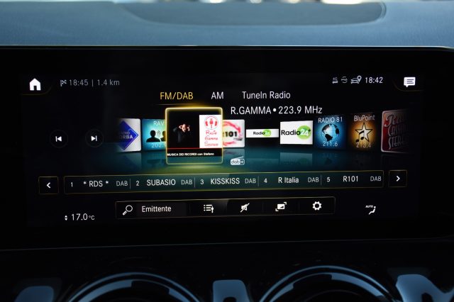 MERCEDES-BENZ GLA 200 usata, con Fari LED