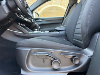 ALFA ROMEO Stelvio usata, con Specchietti laterali elettrici