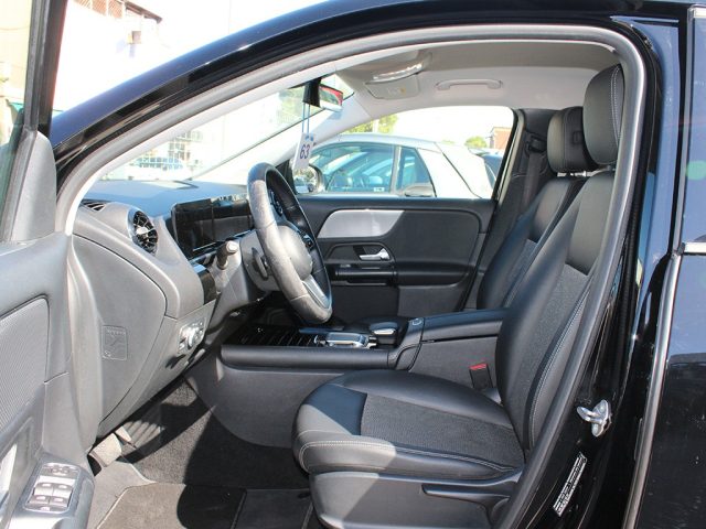 MERCEDES-BENZ GLA 200 usata, con Chiusura centralizzata