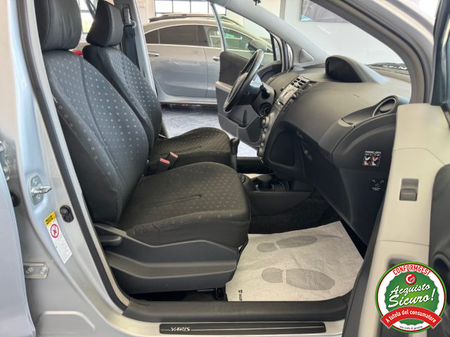 TOYOTA Yaris usata, con Fendinebbia