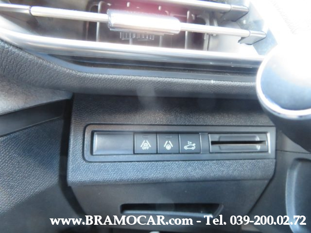 PEUGEOT 3008 usata, con Sistema di navigazione