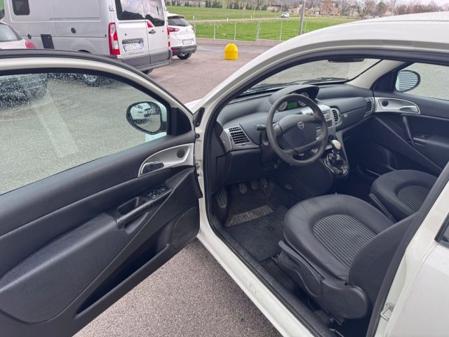 LANCIA Ypsilon usata, con Kit antipanne