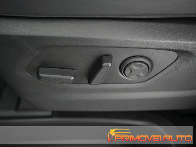 HYUNDAI Staria usata, con Autoradio digitale