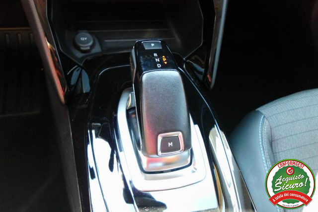 PEUGEOT 2008 usata, con Fari LED