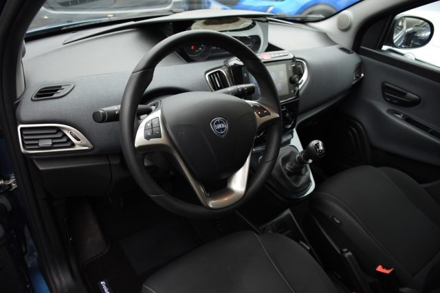 LANCIA Ypsilon usata, con Autoradio