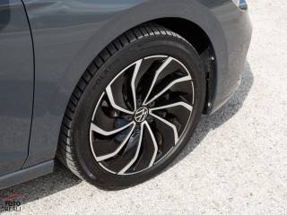 VOLKSWAGEN Golf usata, con Fari LED