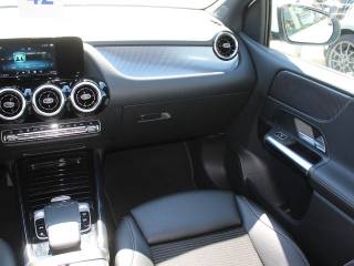 MERCEDES-BENZ B 180 usata, con Volante in pelle