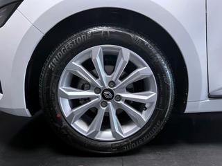RENAULT Clio usata, con Autoradio