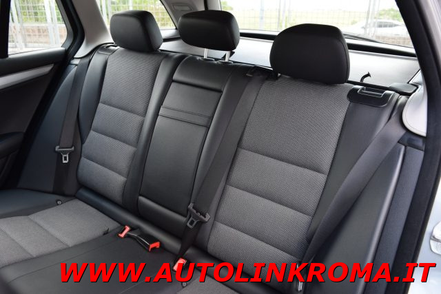 MERCEDES-BENZ C 220 usata, con Fari Xenon